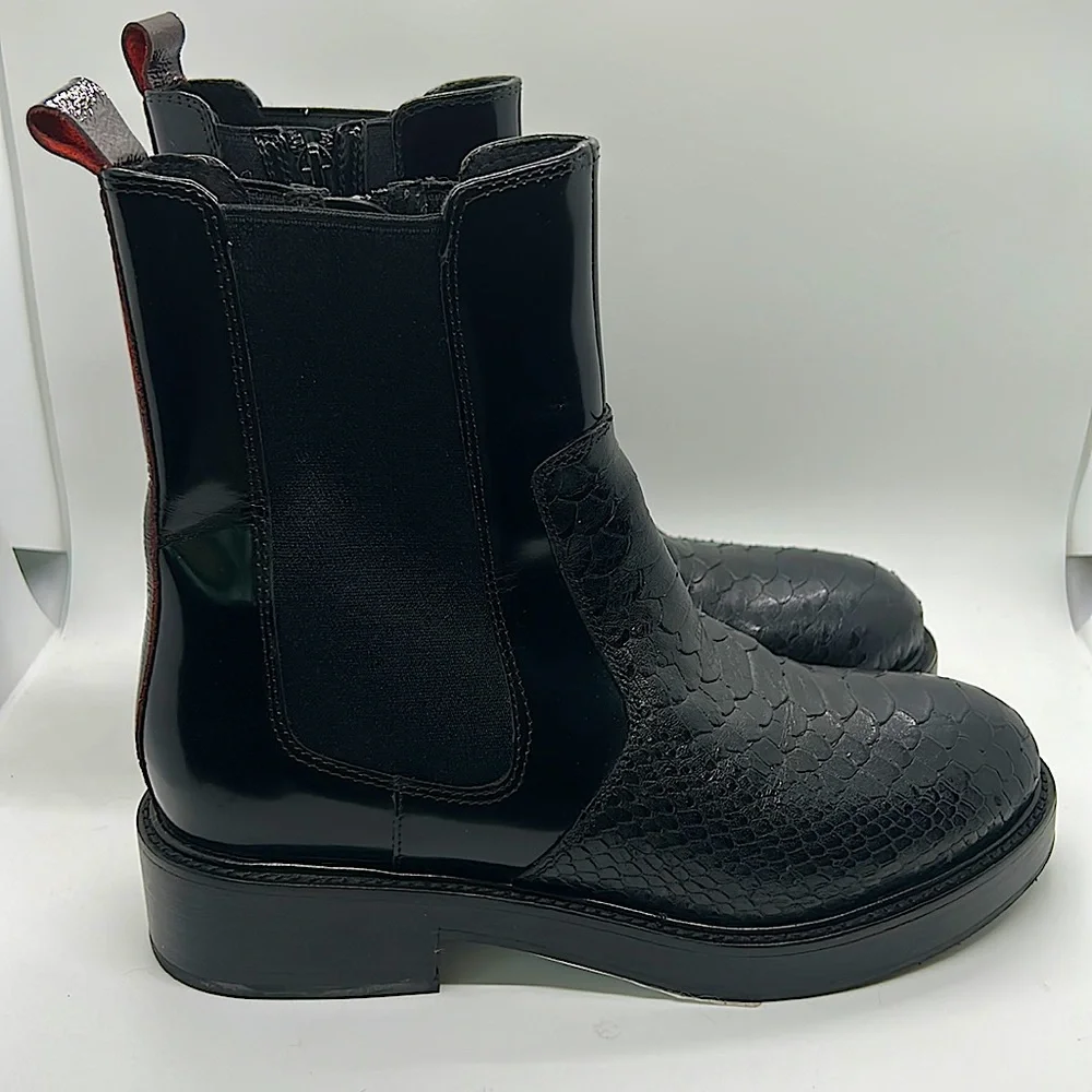 Jeffrey Campbell Black Faux Snakeskin Chelsea Leather Boots Shoes **Size 7** - Picture 3 of 10